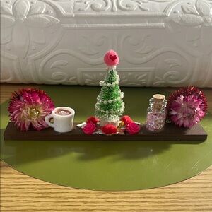 Valentines 💌 Miniature fridge magnet shelf Decor pink strawflowers mini items